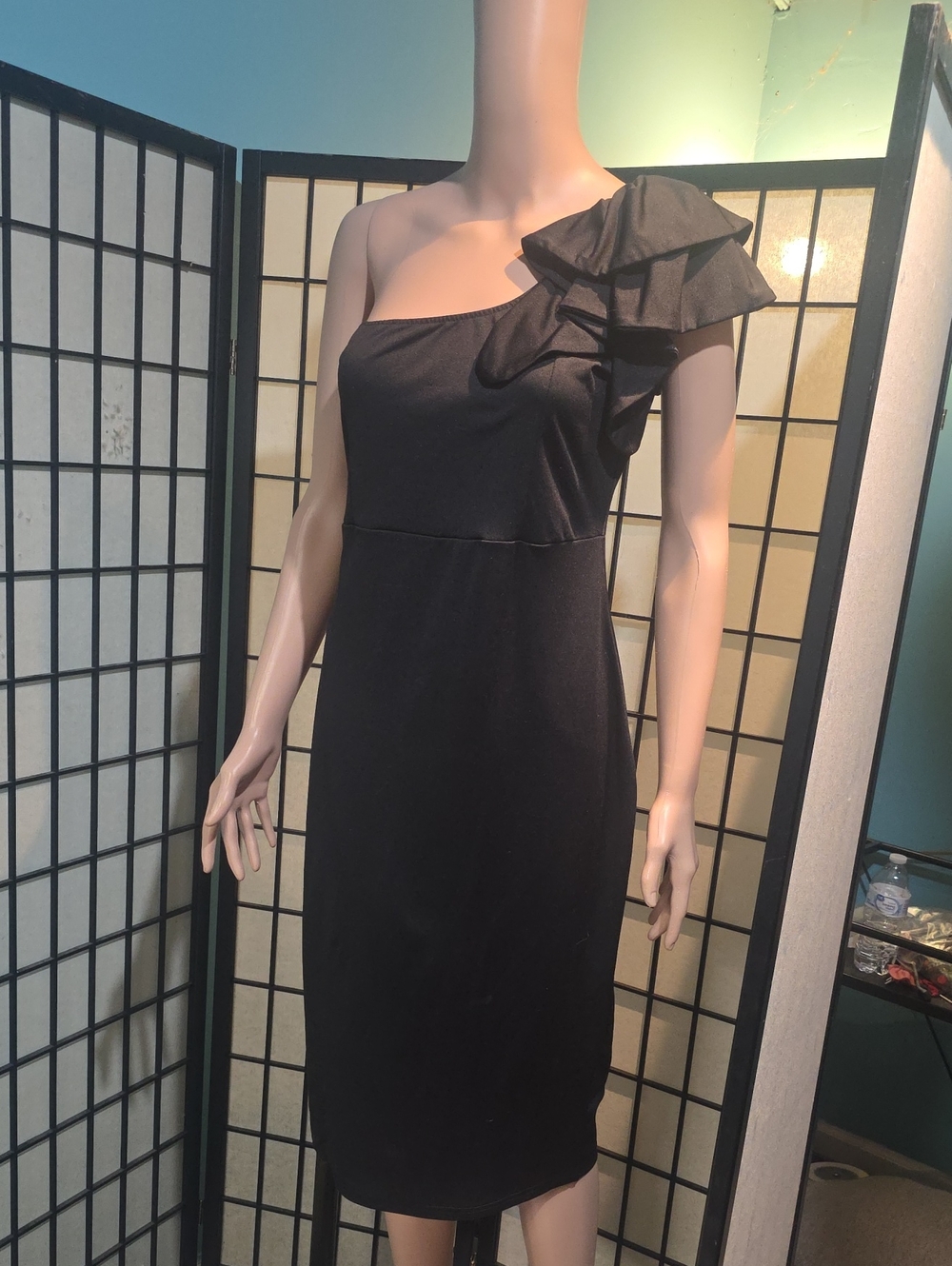 Asymmetric One-Shoulder Black Ruffle Cocktail Dress